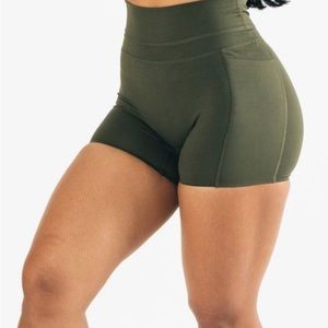 ALPHALETE Alphalux Force Short - Jupiter Green - XS
